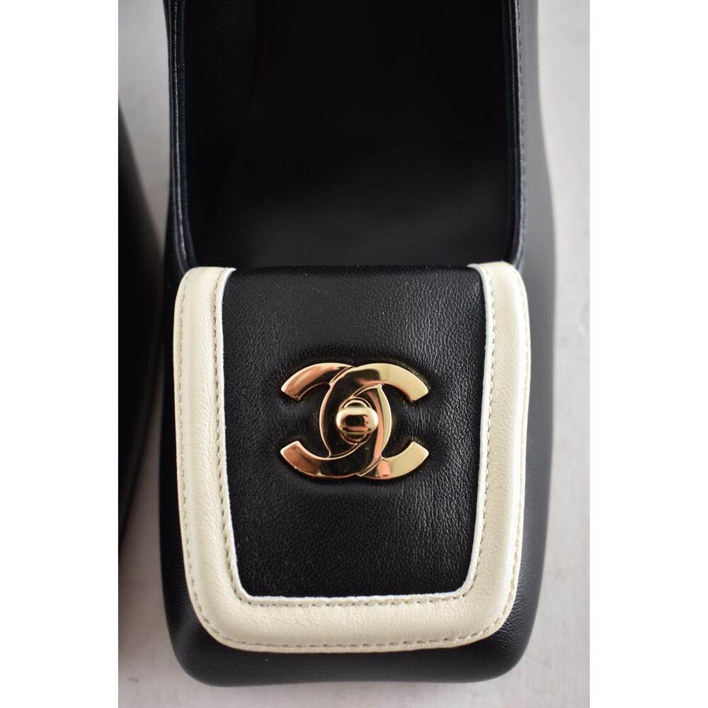 Chanel 26S Blazy Black White Square Toe Turnlock Gold CC Logo Block Heel Pump 39 - Picture 14 of 16